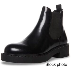 Steve Madden Poppy Black‎ Patent Leather Chunky Heel Ankle Boot Women’s 7